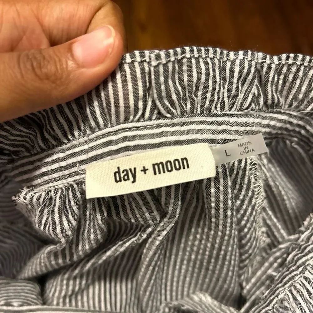 Day + Moon top - Picture 3 of 4